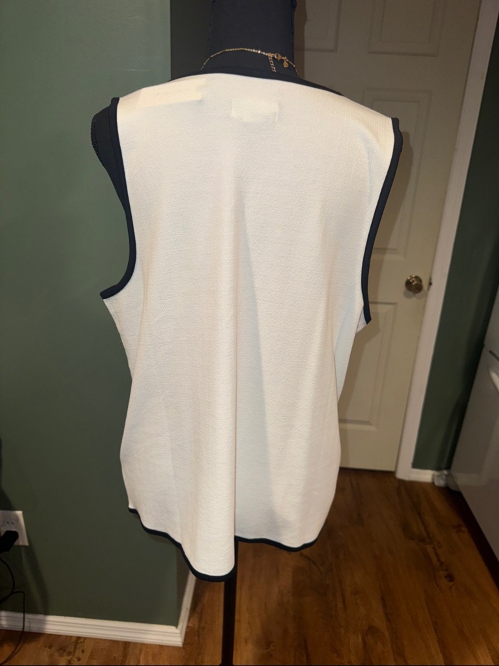 NWT Maeve Colorblock Vest Sleeveless V-Neck Ivory Shell with Black Trim Sz XL - Picture 5 of 14